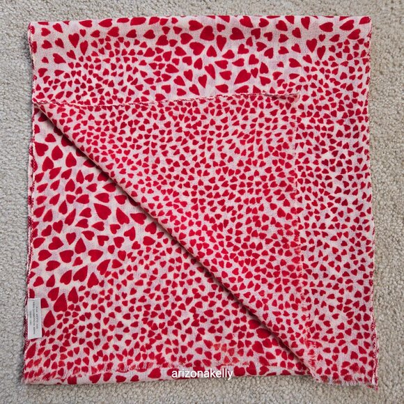 100% Wool Oblong Scarf With Heart Design - Picture 9 of 10